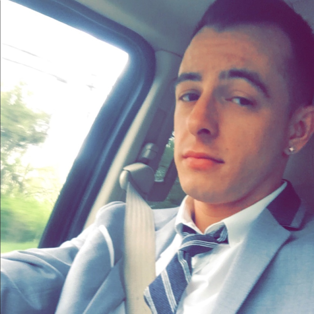 Meet your Posher, Logan